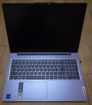 Lenovo IdeaPad Slim 3 15IRH8
